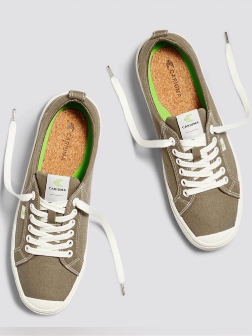 Cariuma OCA Low Burnt Sand Canvas Contrast Thread Sneaker- Mens 10.5/Womens 12